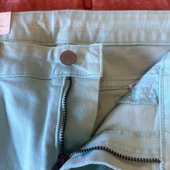 Old Navy Super Skinny Jeans - Picture 6 of 8